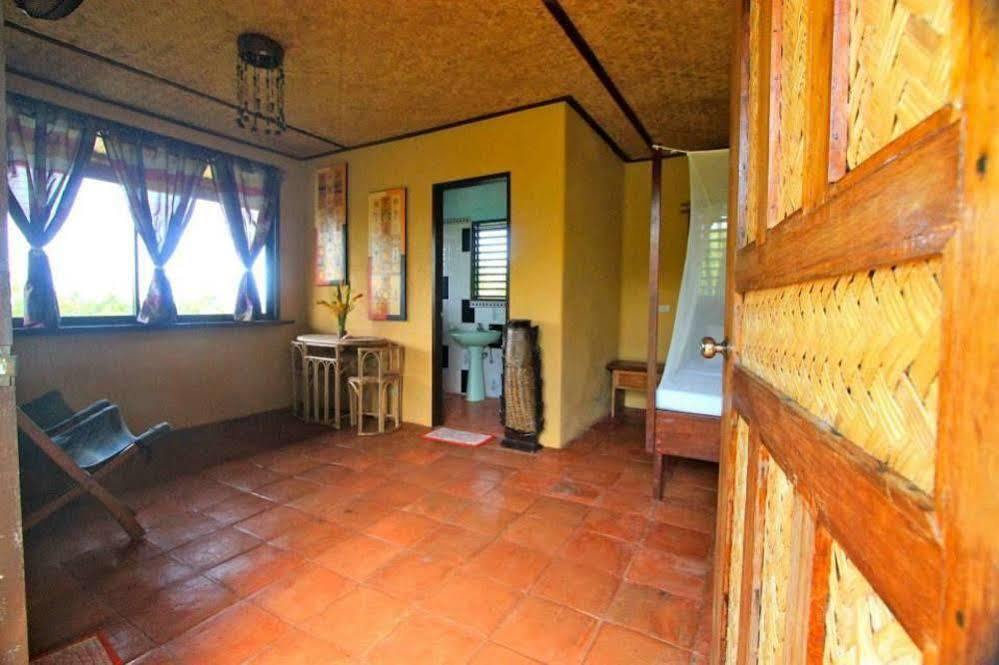 Casa Rosa Taytay Hotel Palawan Exterior foto